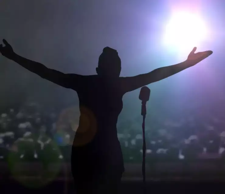 Can I enter Canada if I have a criminal record, but I’m a performing artist?